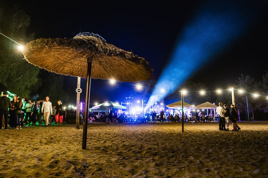 Nocna zabawa na plaży: Tropicana Mielec